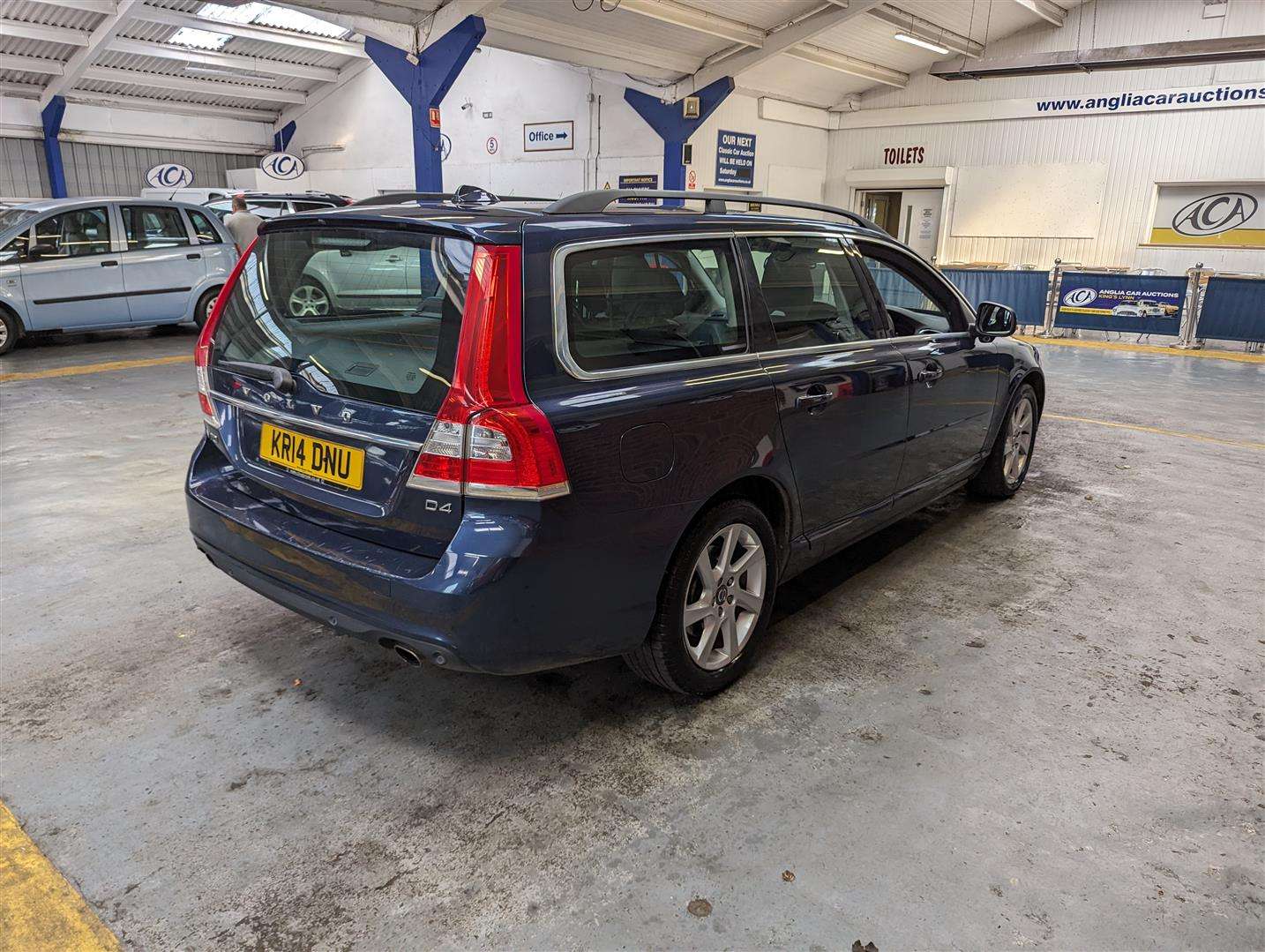 <p>2014 VOLVO V70 SE NAV D4 AUTO</p>