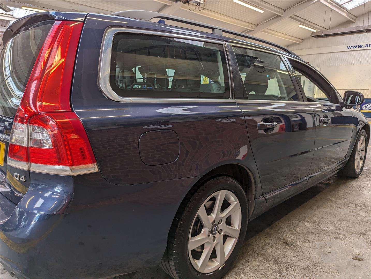 <p>2014 VOLVO V70 SE NAV D4 AUTO</p>