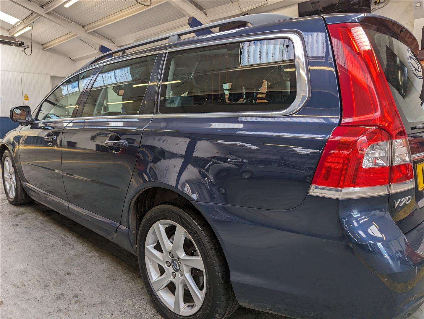 <p>2014 VOLVO V70 SE NAV D4 AUTO</p>