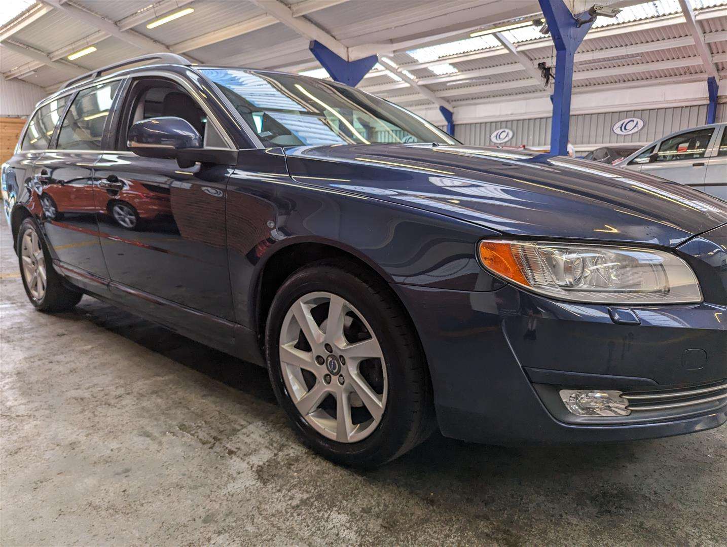 <p>2014 VOLVO V70 SE NAV D4 AUTO</p>