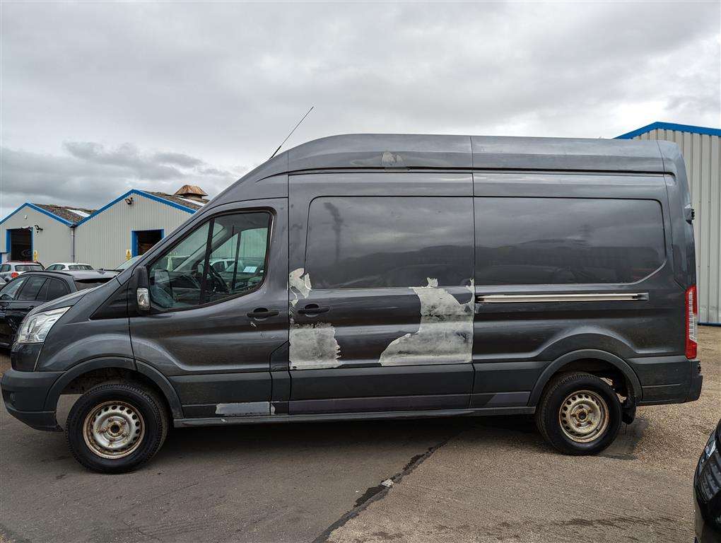 <p>2016 FORD TRANSIT **SOLD</p>