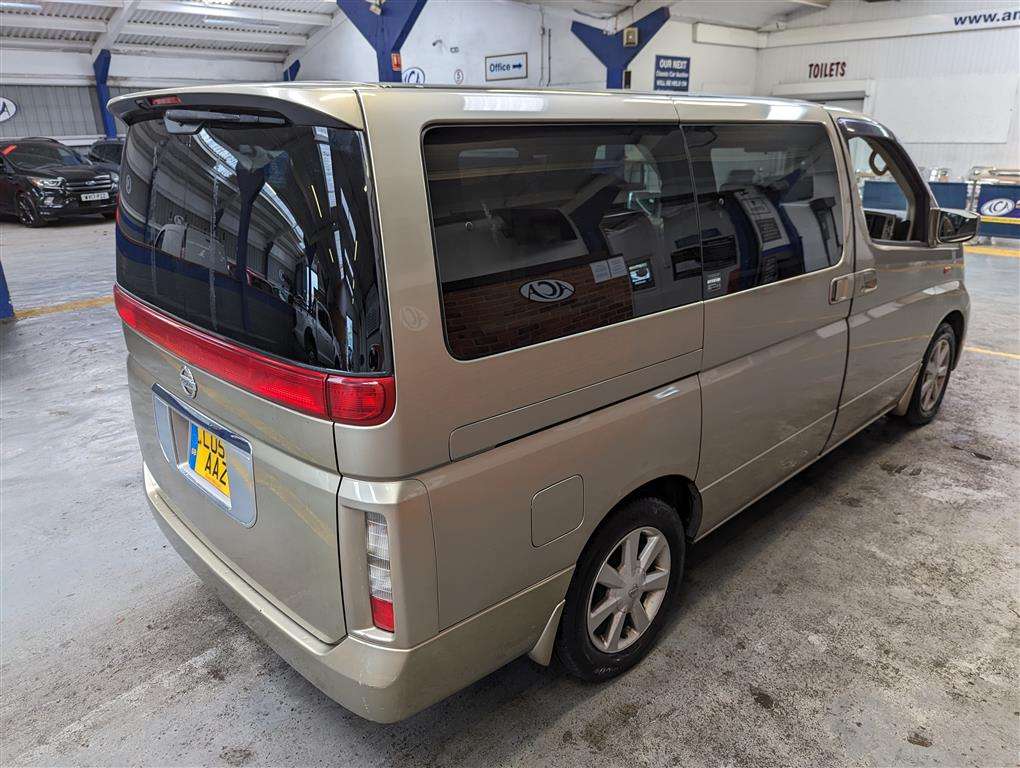 <p>2002 NISSAN ELGRAND</p>