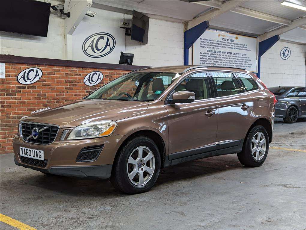 <p>2010 VOLVO XC60 SE AWD D5</p>