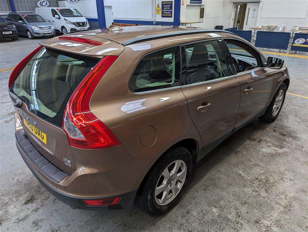 <p>2010 VOLVO XC60 SE AWD D5</p>