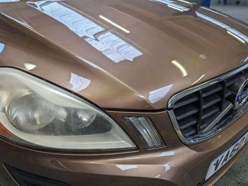 <p>2010 VOLVO XC60 SE AWD D5</p>