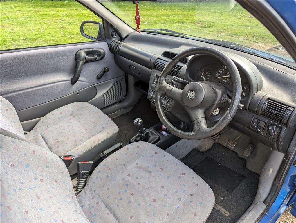 <p>2000 VAUXHALL CORSA ENVOY 12V</p>