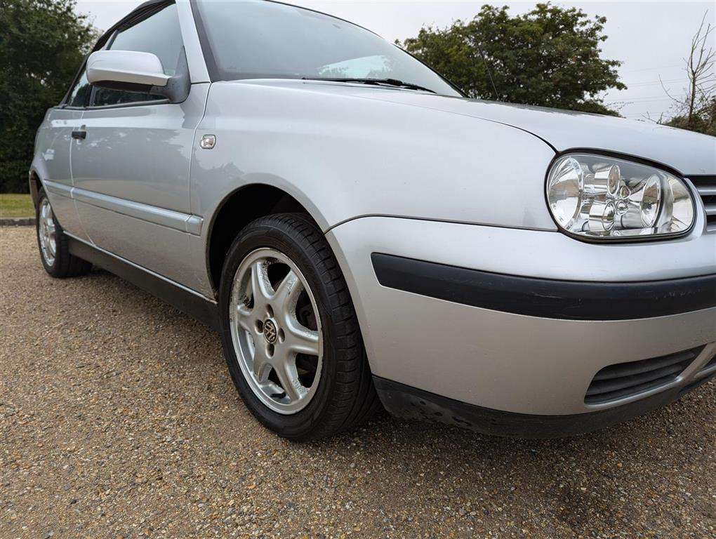 <p>2001 VOLKSWAGEN GOLF CABRIOLET SE</p>