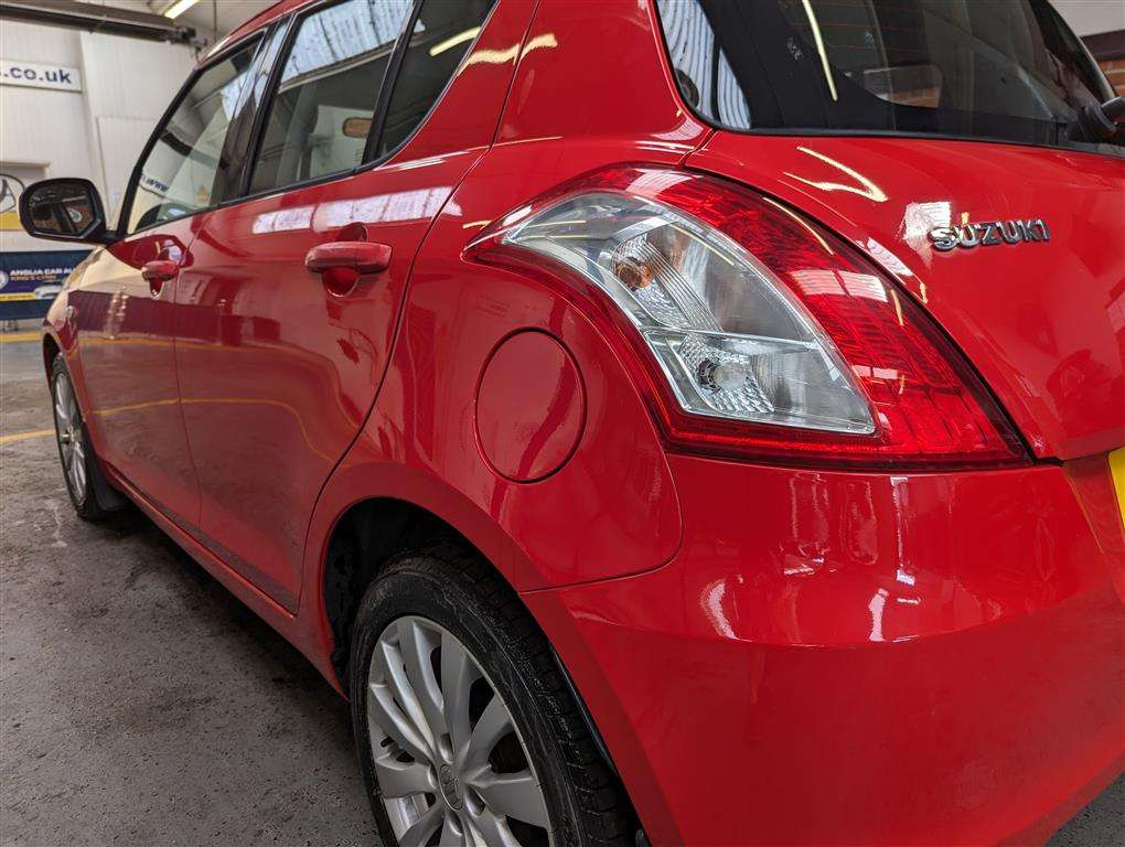 <p>2013 SUZUKI SWIFT SZ3</p>