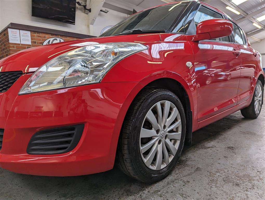 <p>2013 SUZUKI SWIFT SZ3</p>