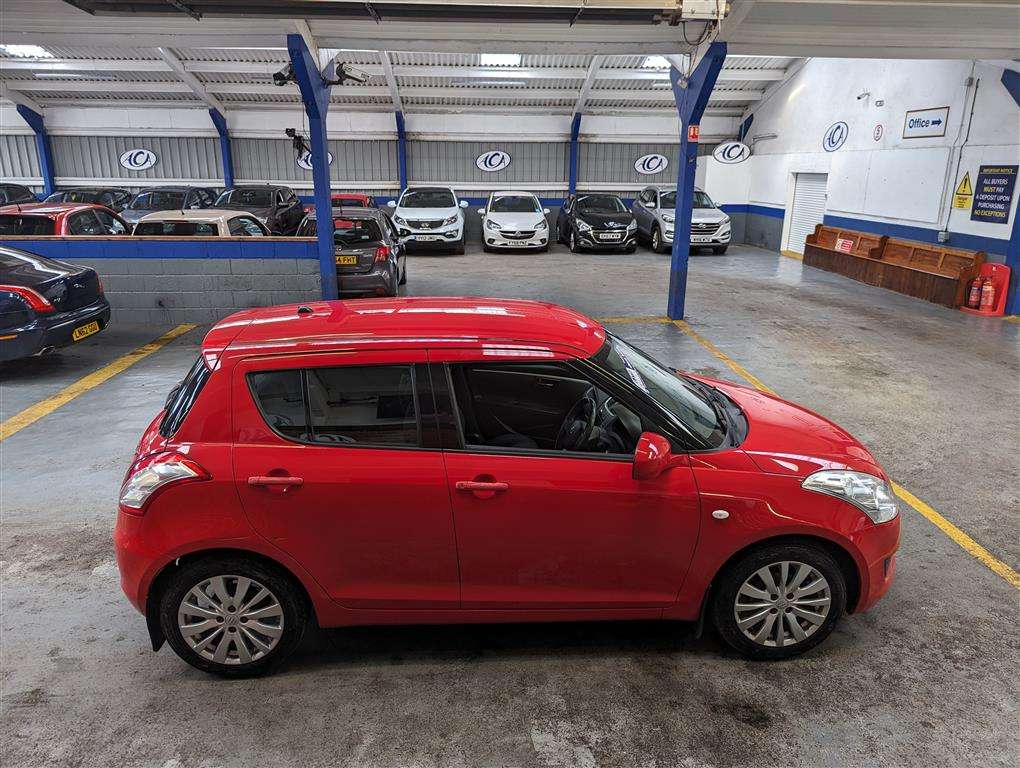 <p>2013 SUZUKI SWIFT SZ3</p>