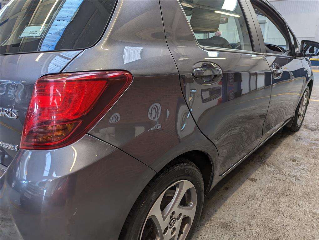 <p>2014 TOYOTA YARIS HYBRID ICON CVT</p>