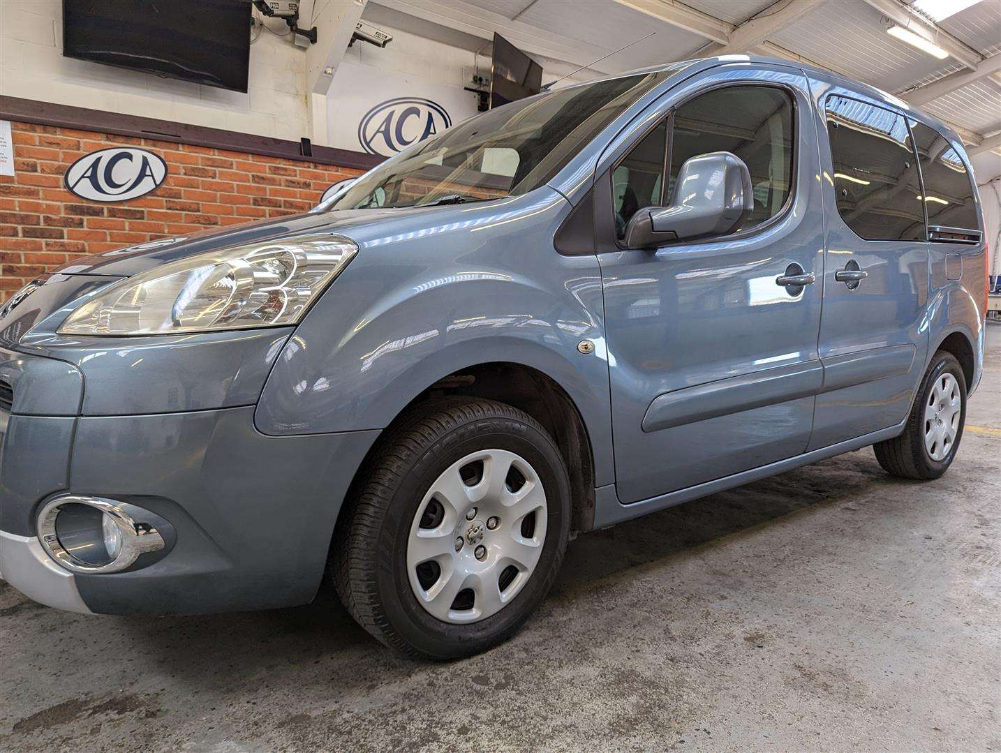 <p>2009 PEUGEOT PARTNER TEPEE S HDI</p>