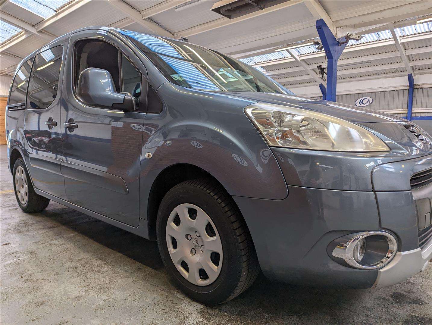 <p>2009 PEUGEOT PARTNER TEPEE S HDI</p>