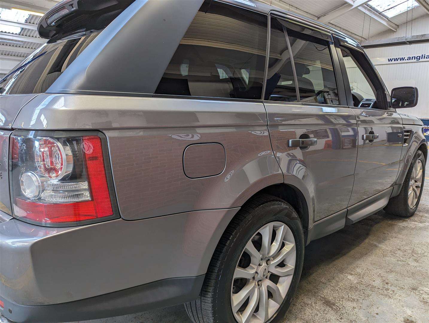 <p>2010 LAND ROVER RANGE ROVER SP HSE TDV6 AUTO</p>