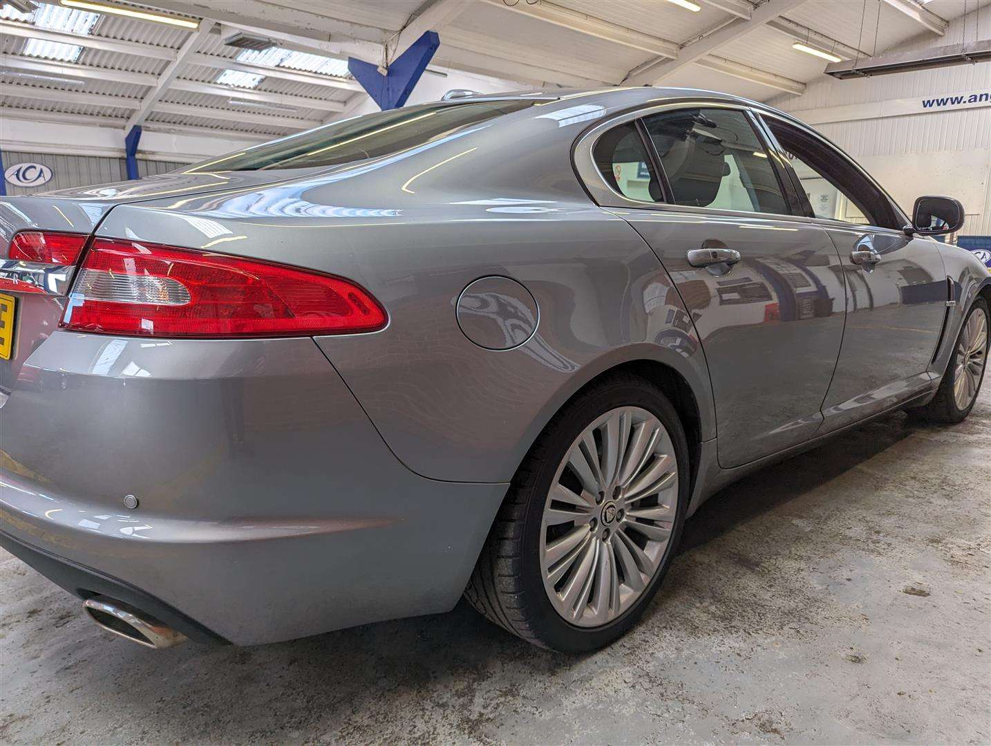 <p>2010 JAGUAR XF PREMIUM LUXURY V6 AUTO</p>