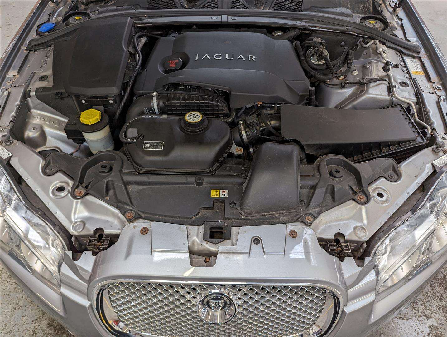 <p>2010 JAGUAR XF PREMIUM LUXURY V6 AUTO</p>