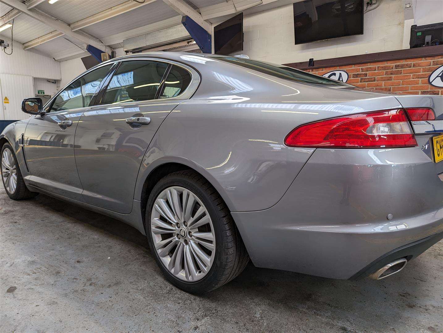 <p>2010 JAGUAR XF PREMIUM LUXURY V6 AUTO</p>