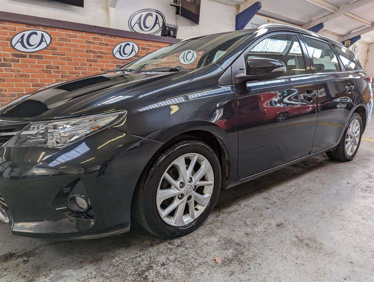 <p>2014 TOYOTA AURIS ICON D4-D</p>