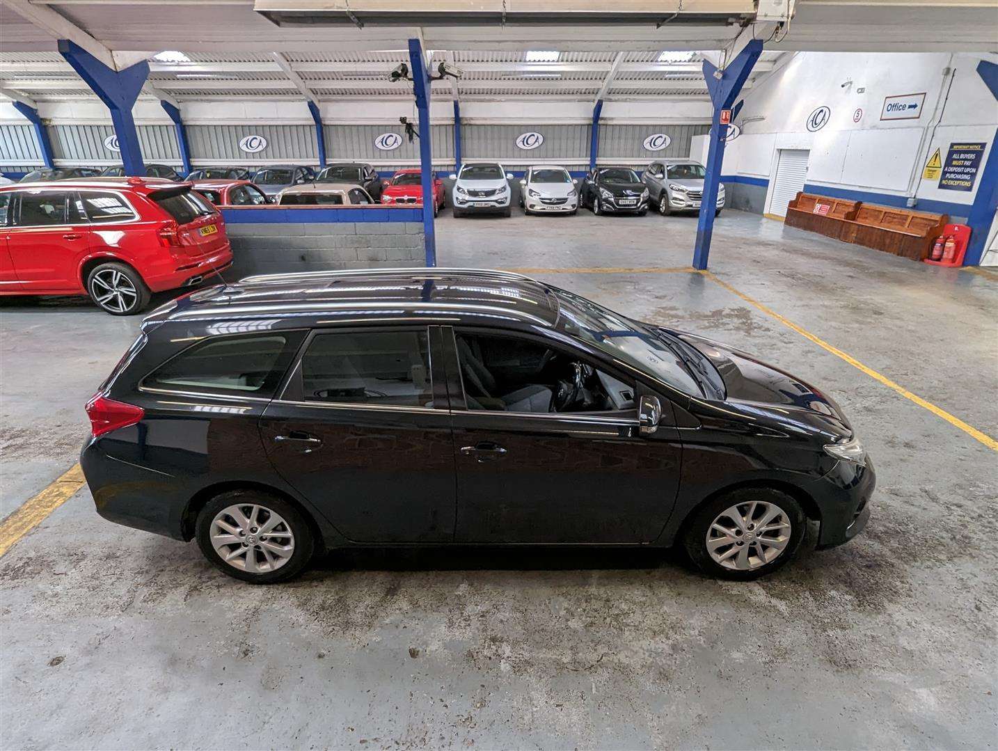 <p>2014 TOYOTA AURIS ICON D4-D</p>