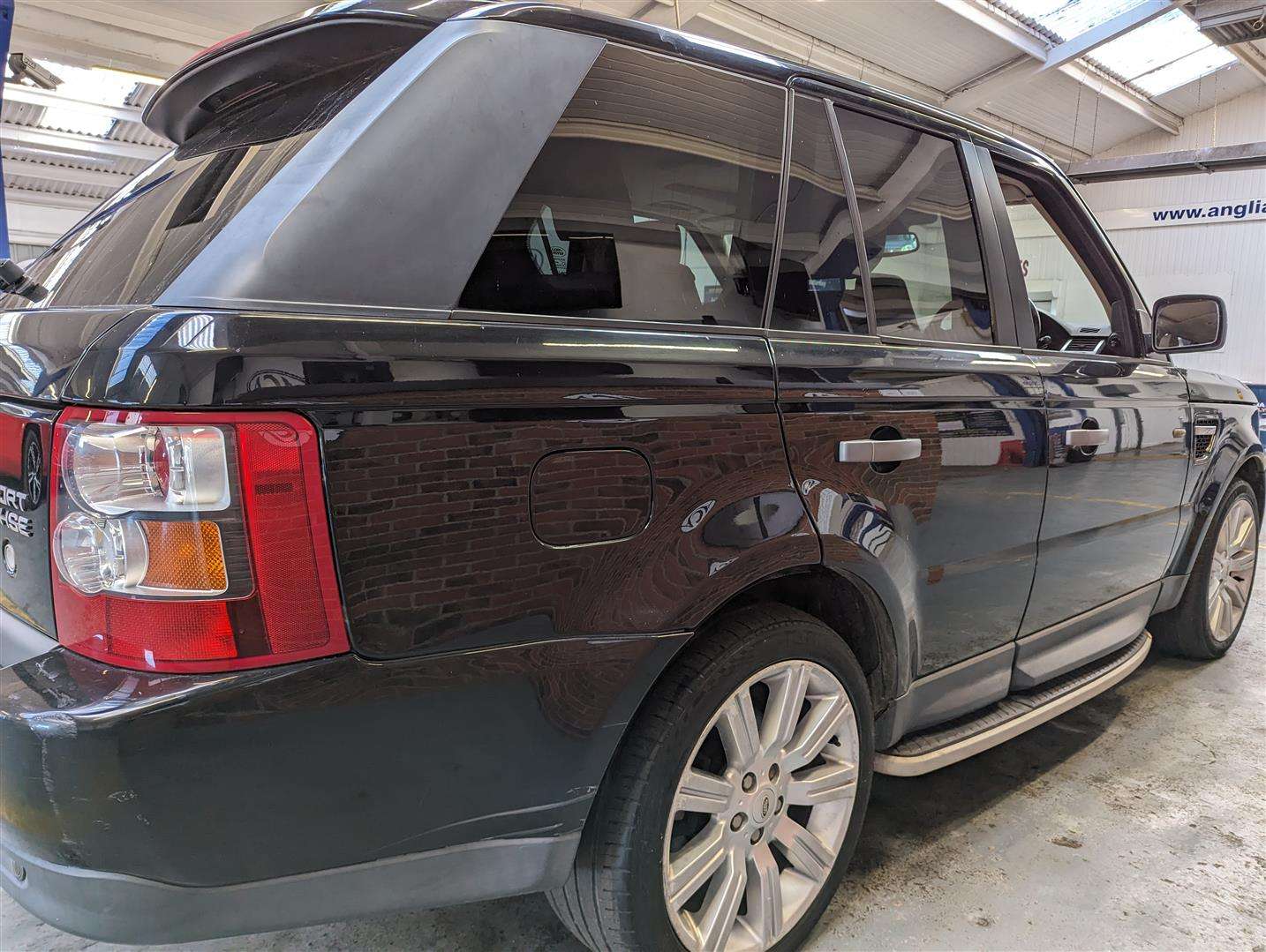 <p>2006 LAND ROVER RANGEROVER SPT TDV6 HSE AUTO</p>