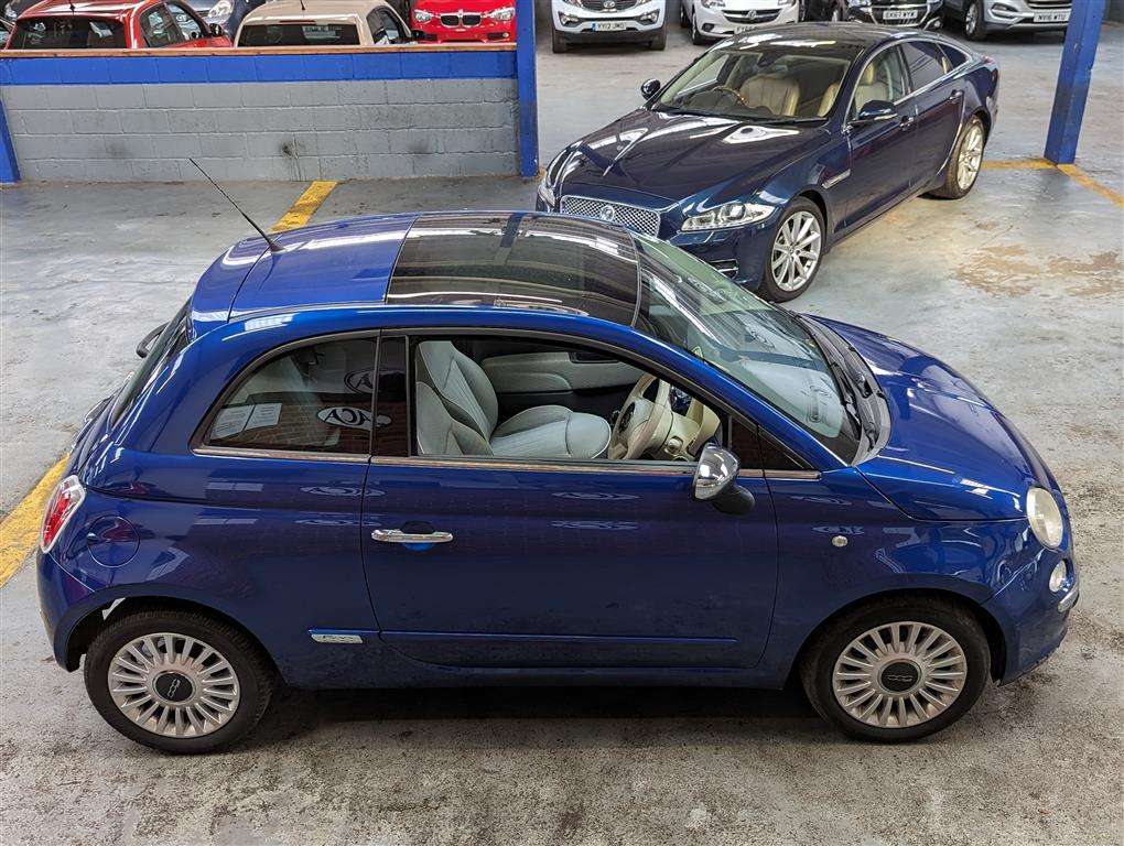 <p>2009 FIAT 500 LOUNGE</p>