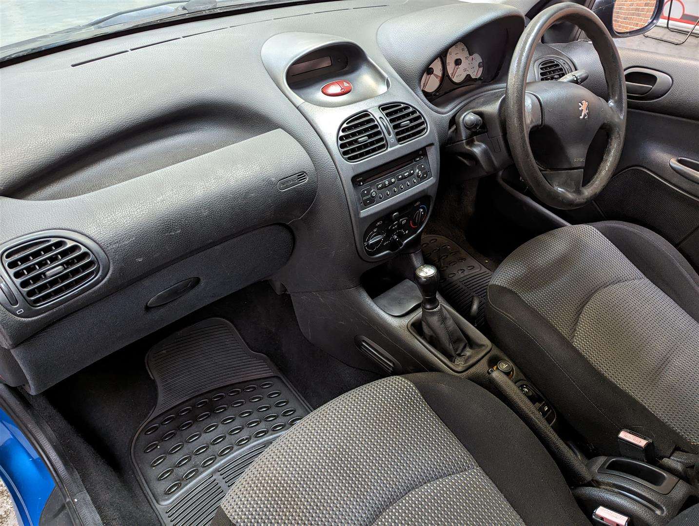 <p>2005 PEUGEOT 206 SW S</p>