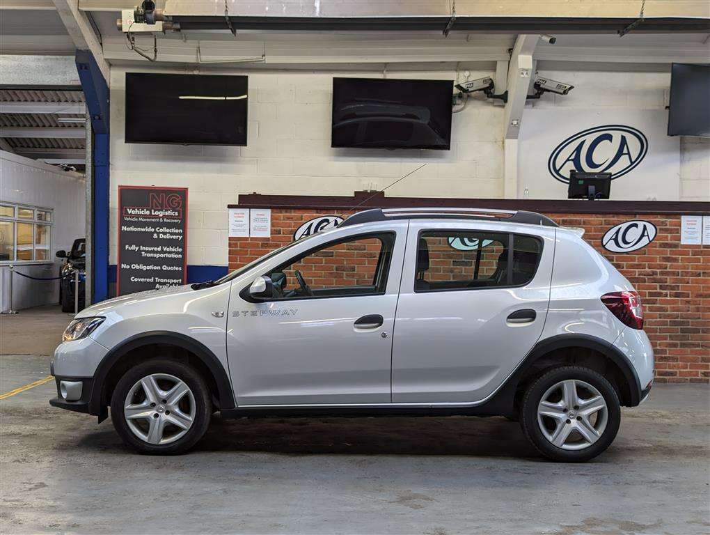 <p>2015 DACIA SANDERO STEPWAY LAUREATE</p>