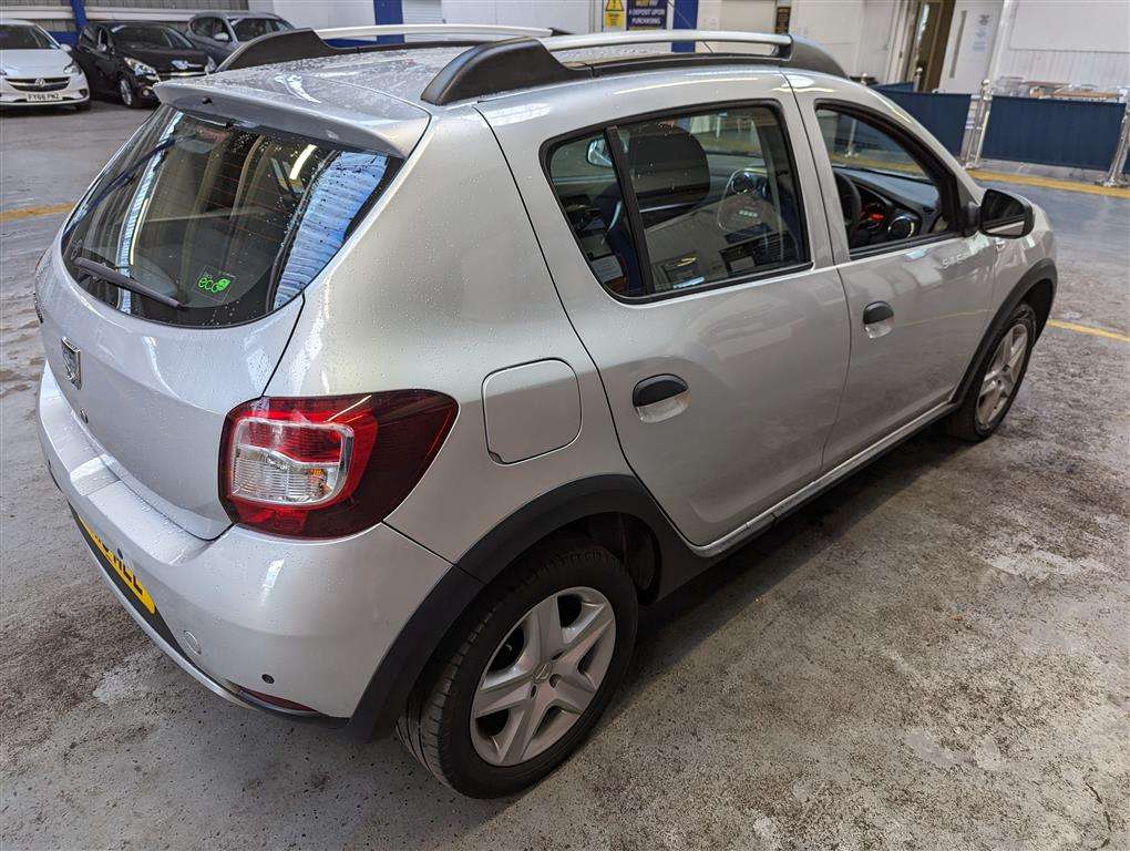 <p>2015 DACIA SANDERO STEPWAY LAUREATE</p>