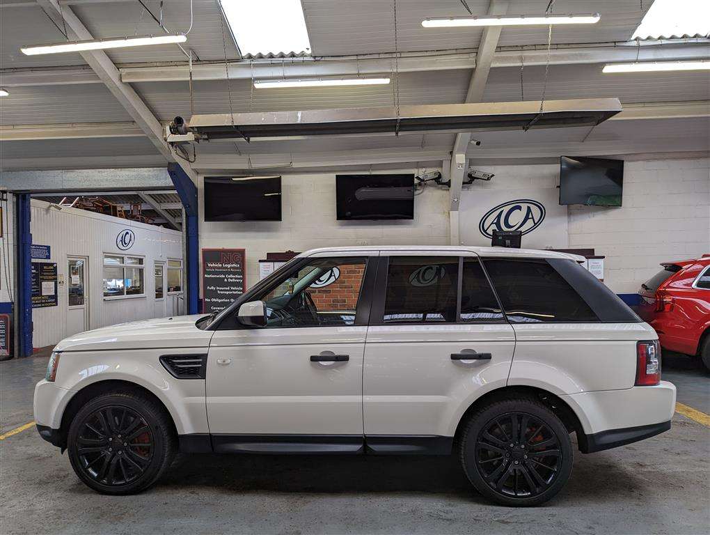 <p>2010 LAND ROVER RANGE ROVER SP HSE TDV6 AUTO</p>