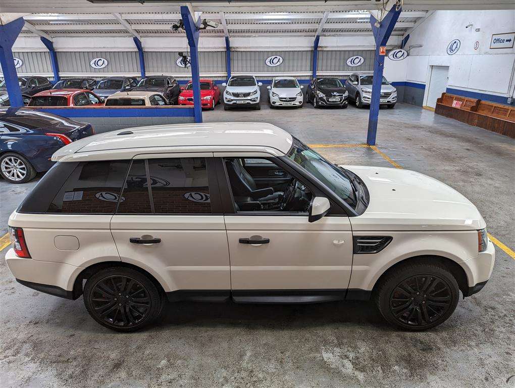 <p>2010 LAND ROVER RANGE ROVER SP HSE TDV6 AUTO</p>