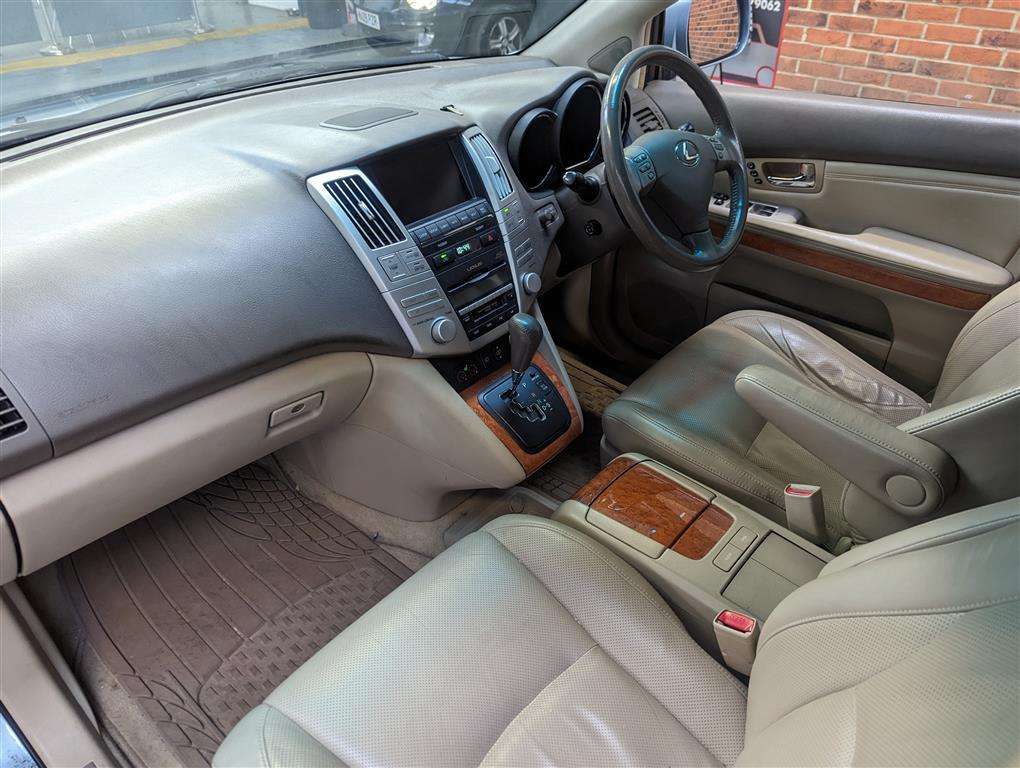 <p>2005 LEXUS RX300 SE-L AUTO</p>