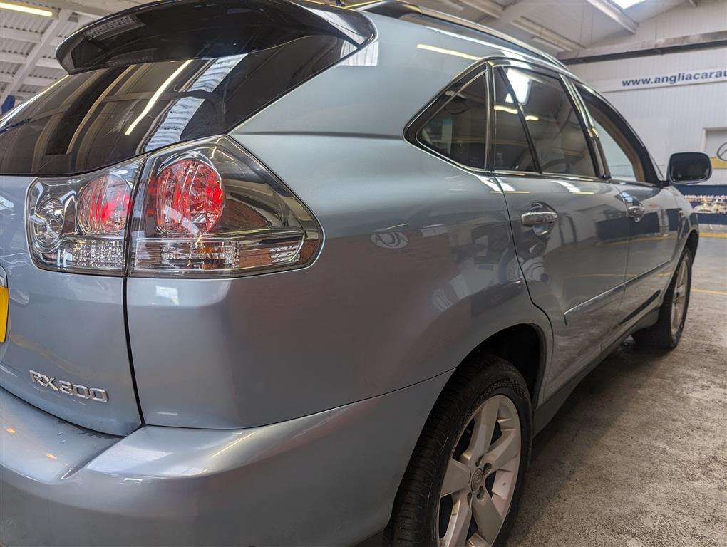 <p>2005 LEXUS RX300 SE-L AUTO</p>