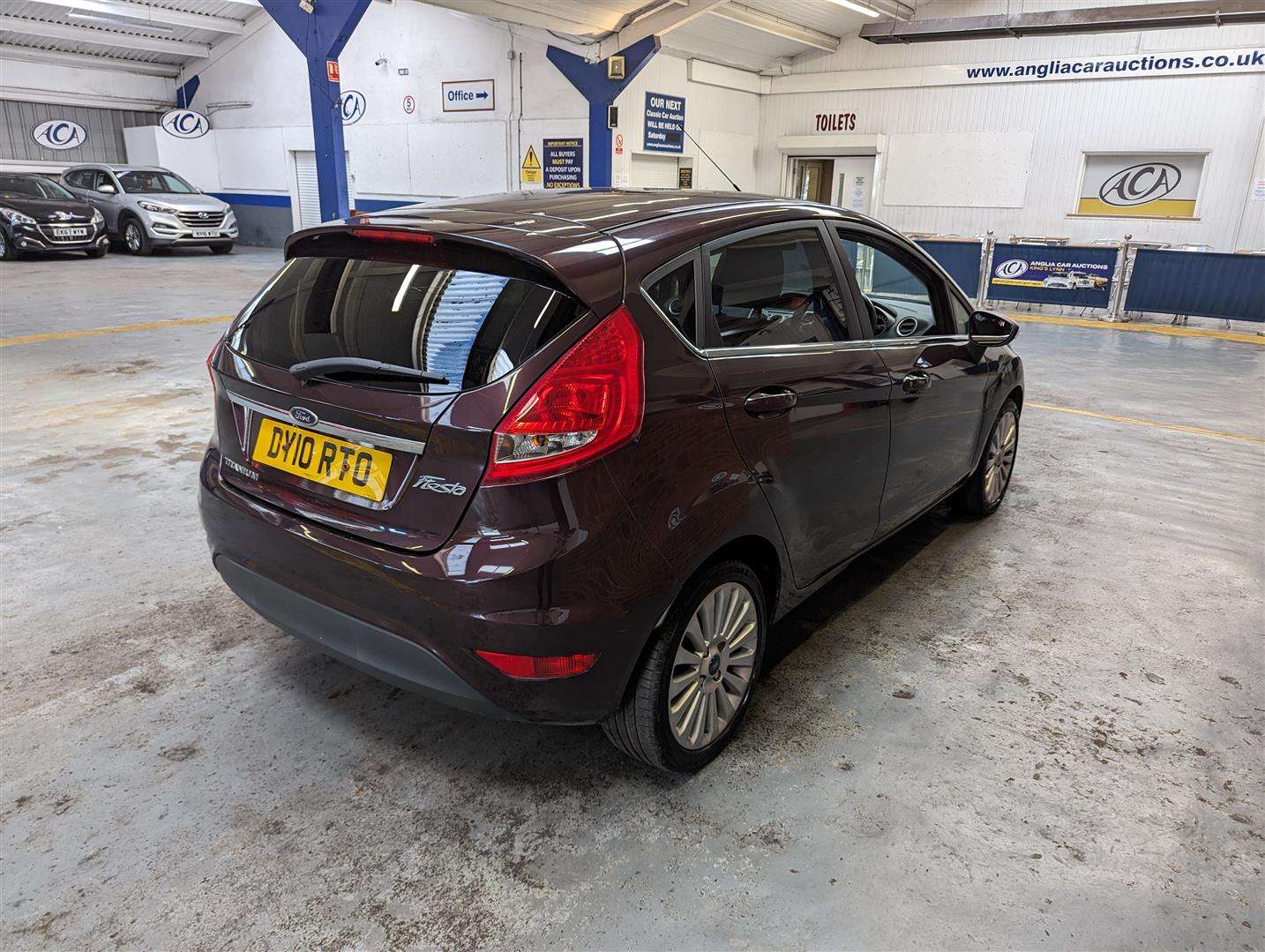 <p>2010 FORD FIESTA TITANIUM</p>