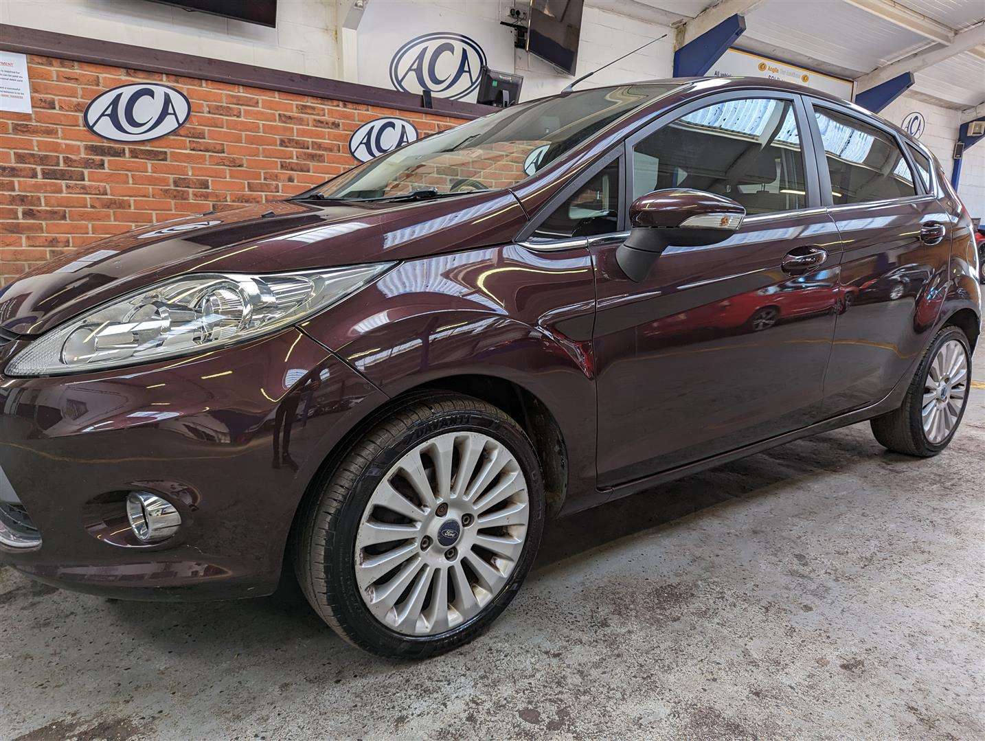 <p>2010 FORD FIESTA TITANIUM</p>