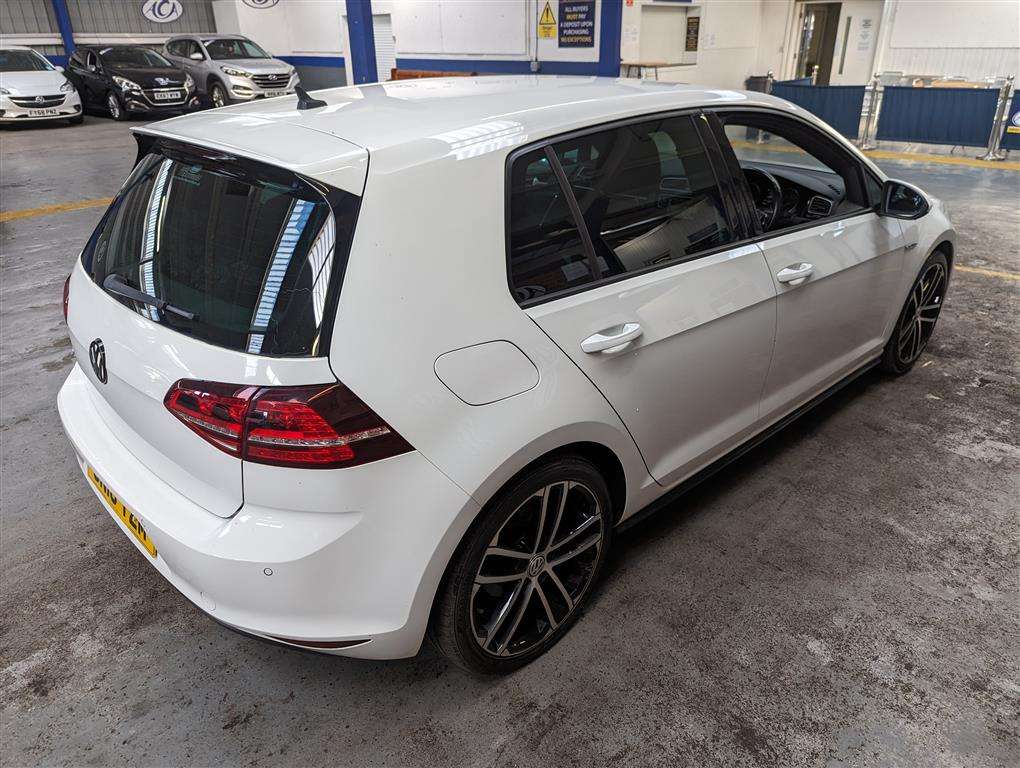 <p>2016 VOLKSWAGEN GOLF GTD</p>