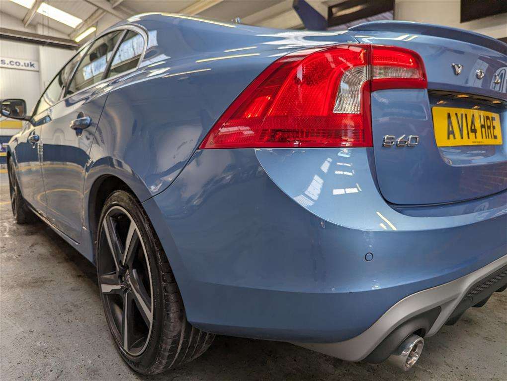 <p>2014 VOLVO S60 R-DESIGN LUX NAV D4 AUTO</p>