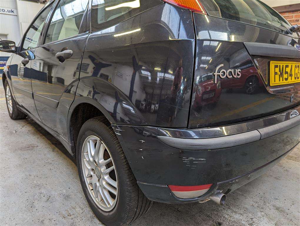 <p>2005 FORD FOCUS LX</p>