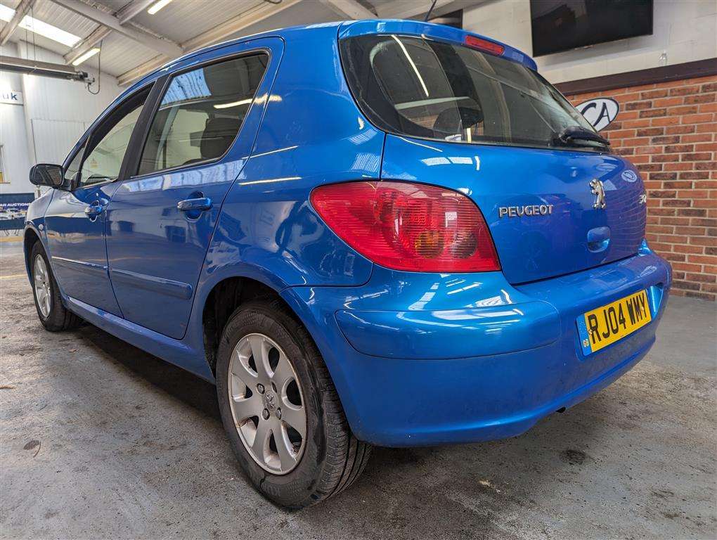 <p>2004 PEUGEOT 307 S</p>