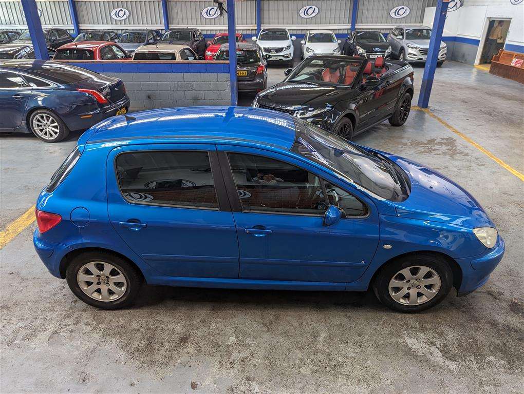 <p>2004 PEUGEOT 307 S</p>