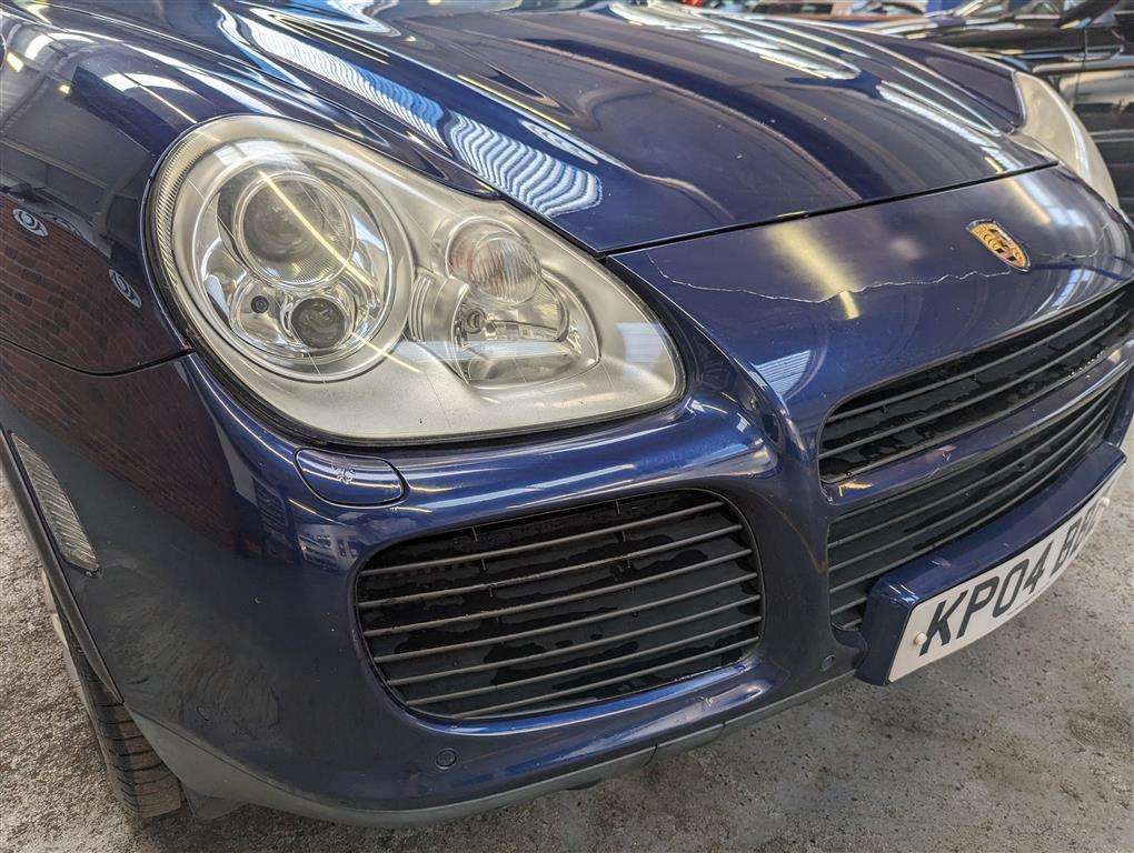 <p>2004 PORSCHE CAYENNE TURBO AUTO</p>