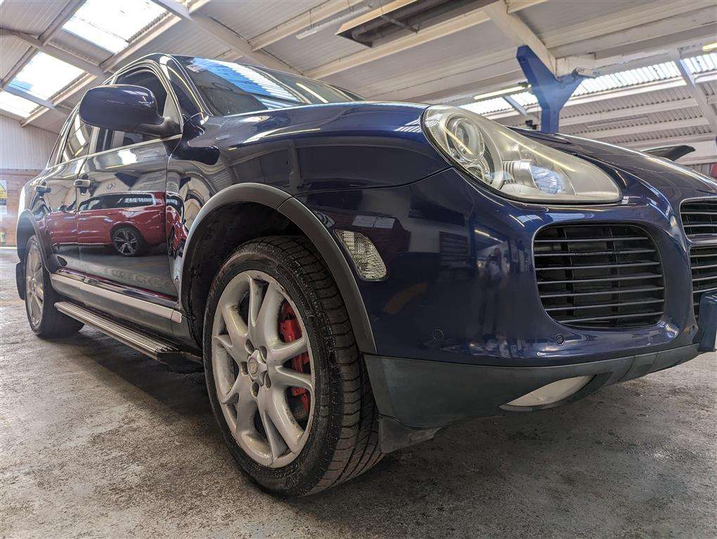 <p>2004 PORSCHE CAYENNE TURBO AUTO</p>