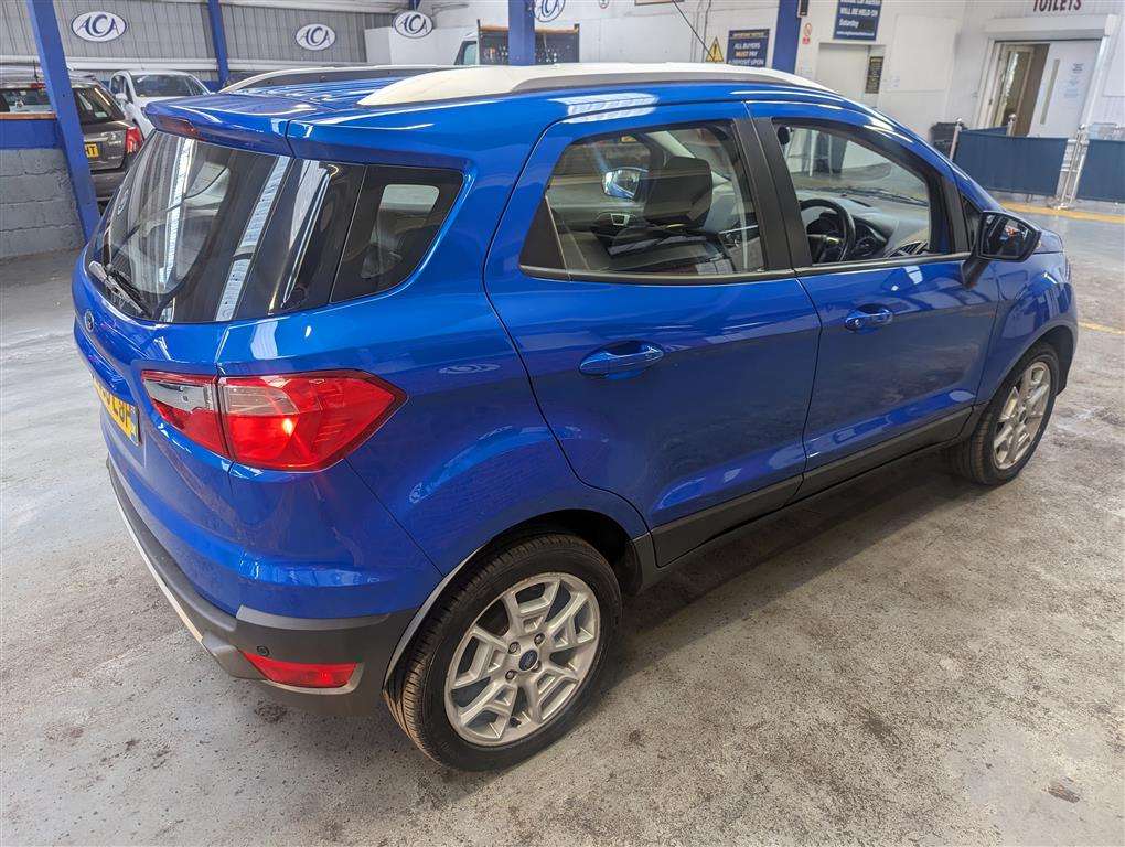 <p>2016 FORD ECOSPORT TITANIUM AUTO</p>