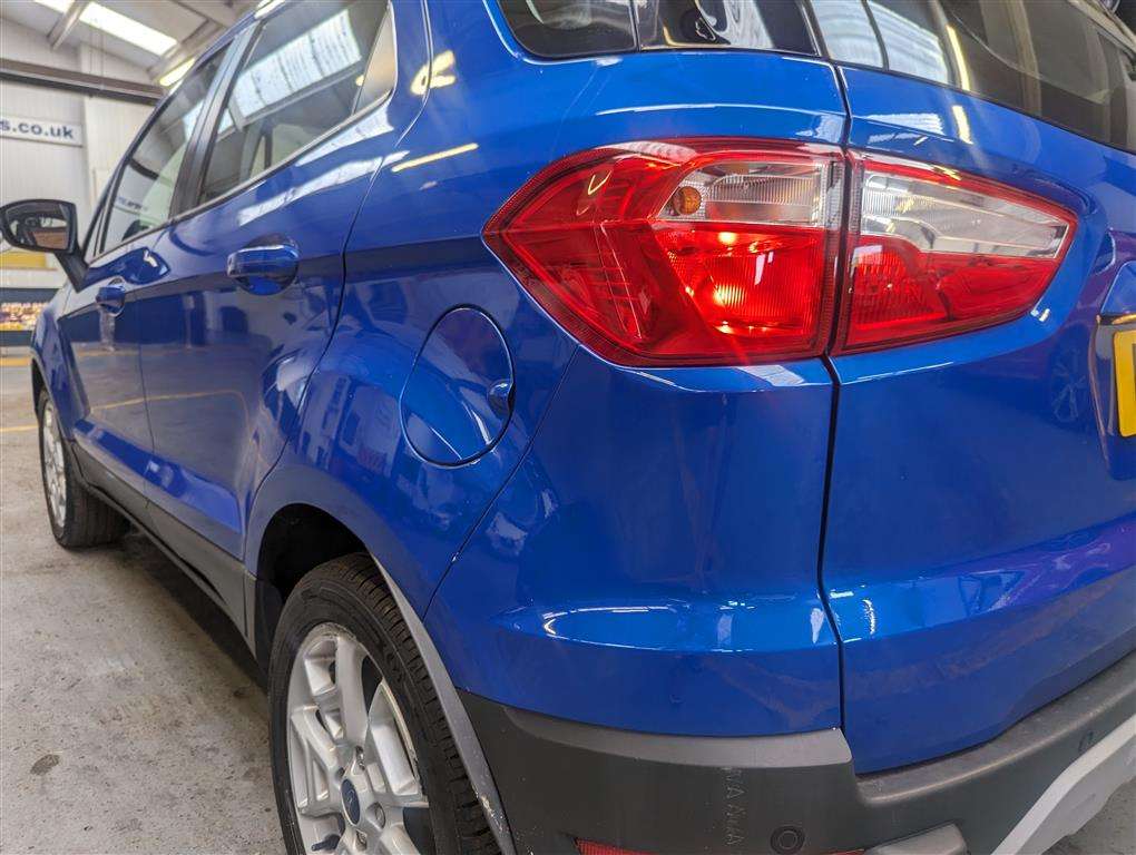 <p>2016 FORD ECOSPORT TITANIUM AUTO</p>