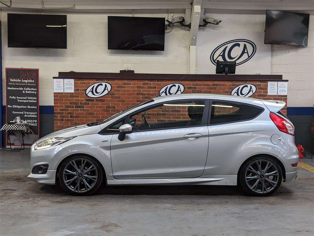 <p>2016 FORD FIESTA ST-LINE</p>