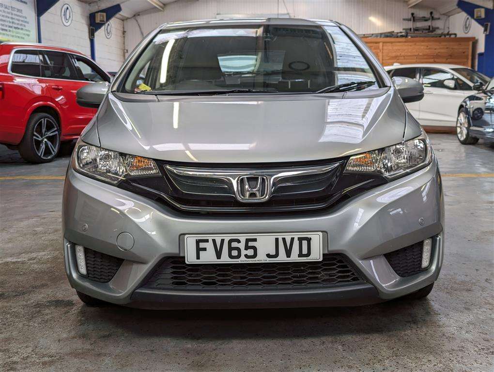 <p>2015 HONDA JAZZ SE I-VTEC</p>