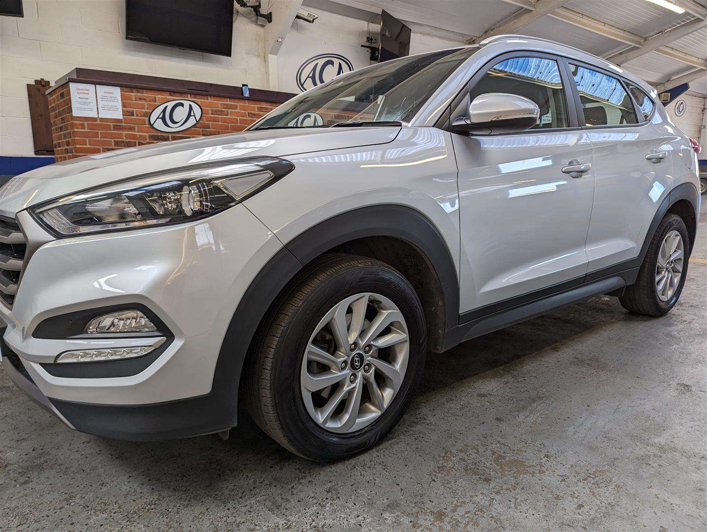 <p>2016 HYUNDAI TUCSON SE NAV B-DR 2WD CR</p>