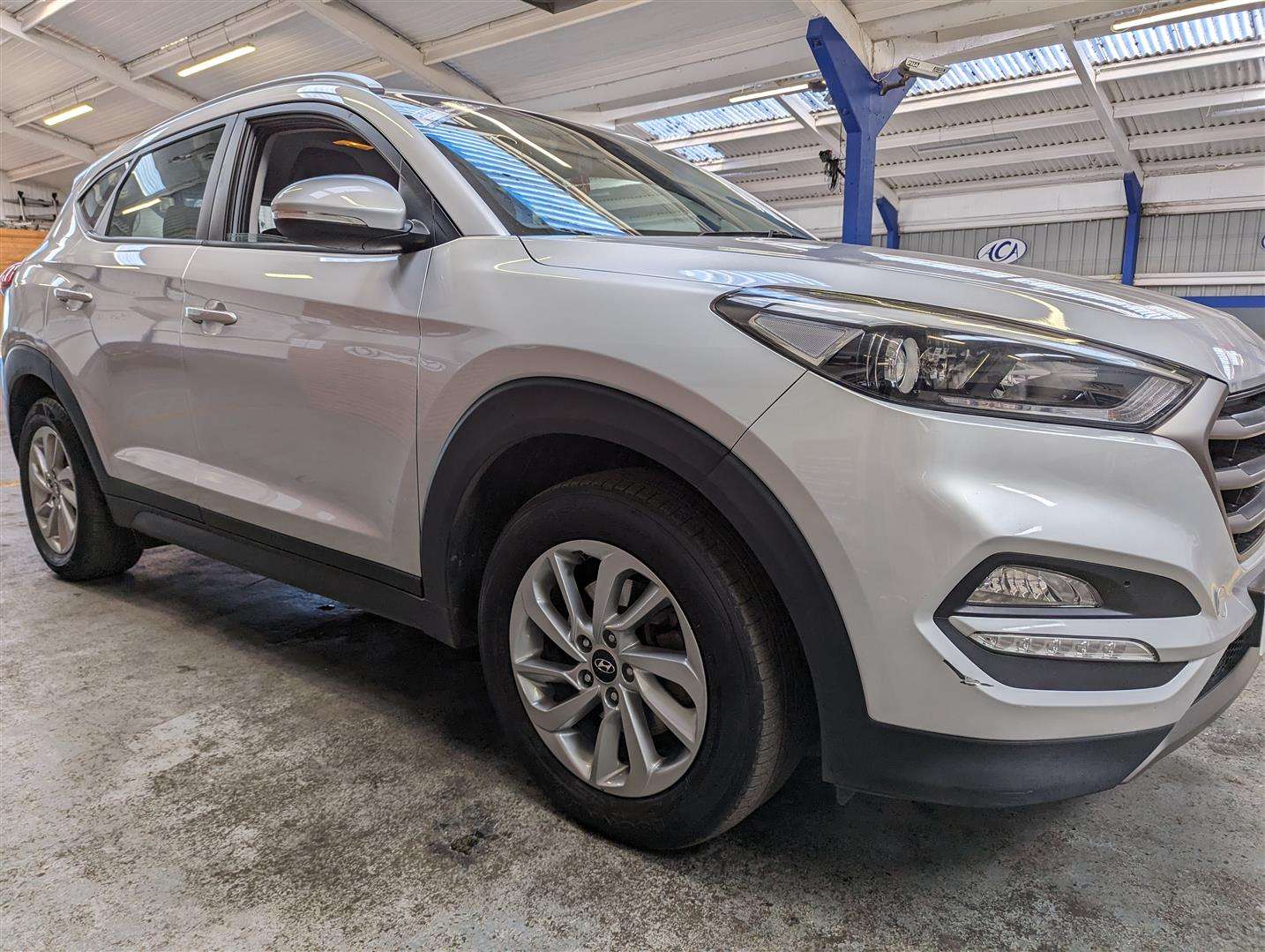 <p>2016 HYUNDAI TUCSON SE NAV B-DR 2WD CR</p>