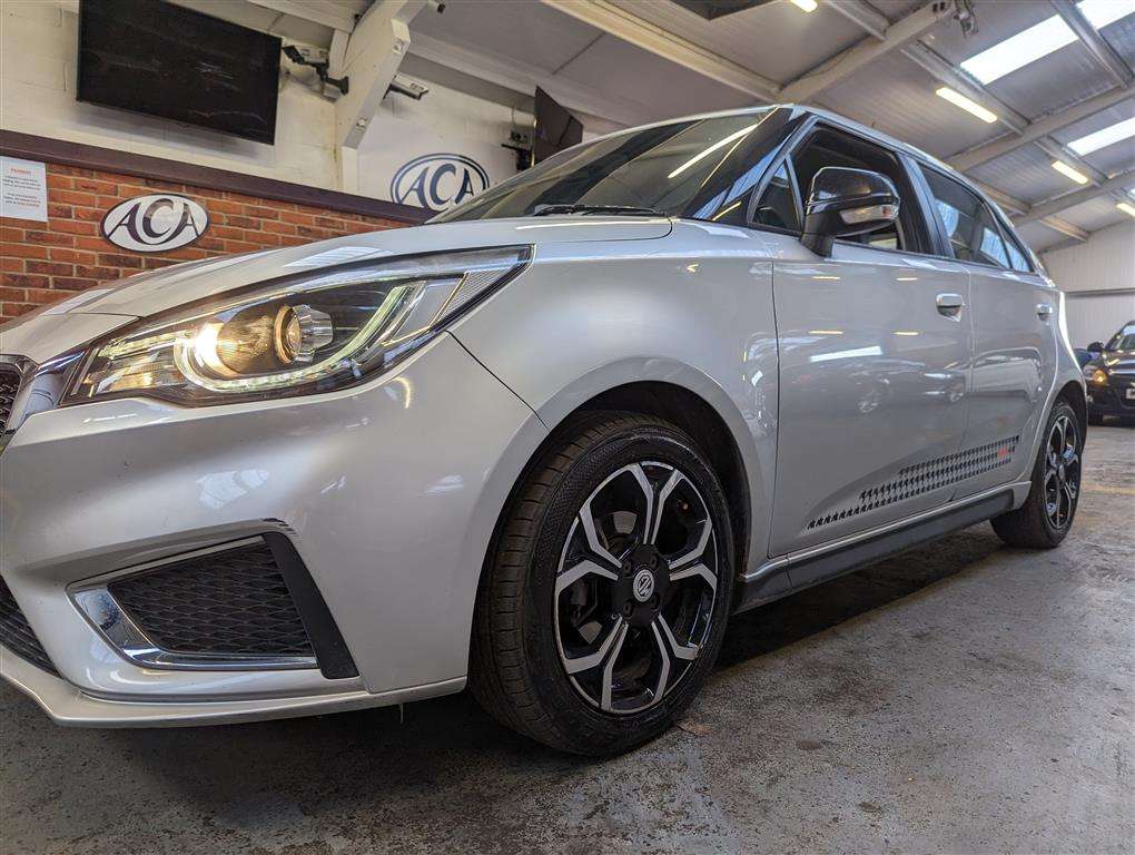 <p>2019 MG 3 EXCLUSIVE VTI-TECH</p>