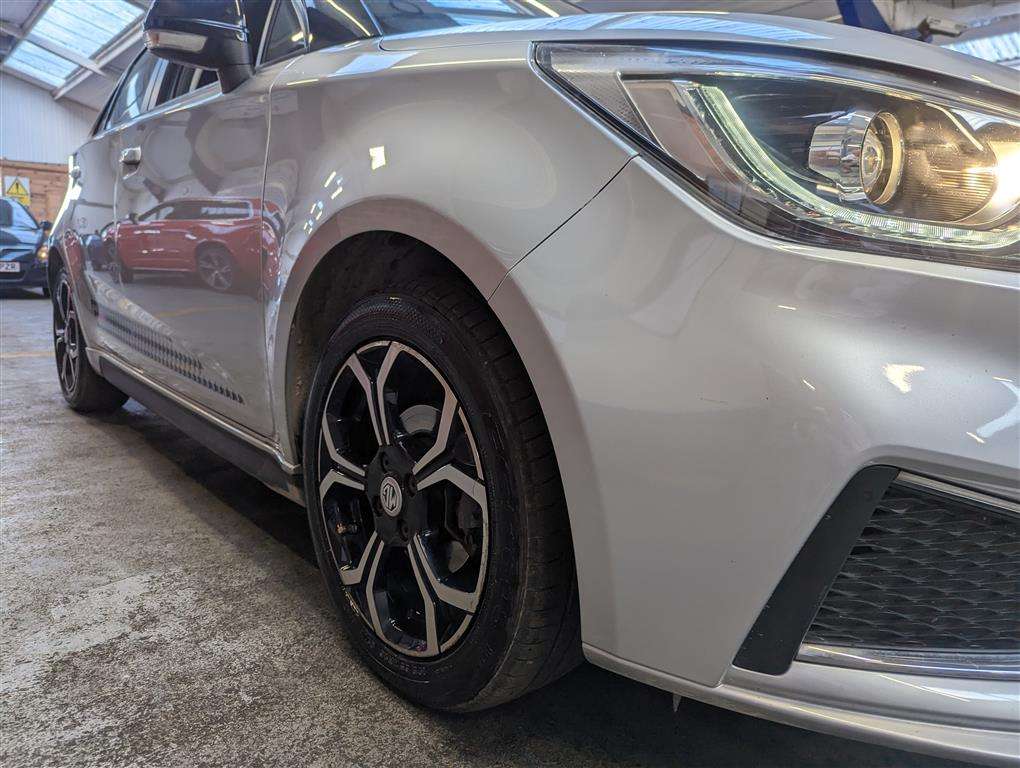 <p>2019 MG 3 EXCLUSIVE VTI-TECH</p>