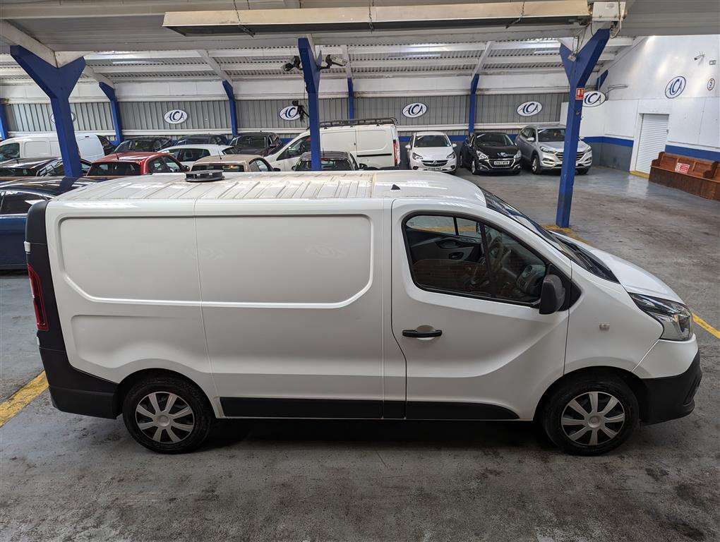 <p>2016 RENAULT TRAFIC SL27 B-NESS ENERGY</p>